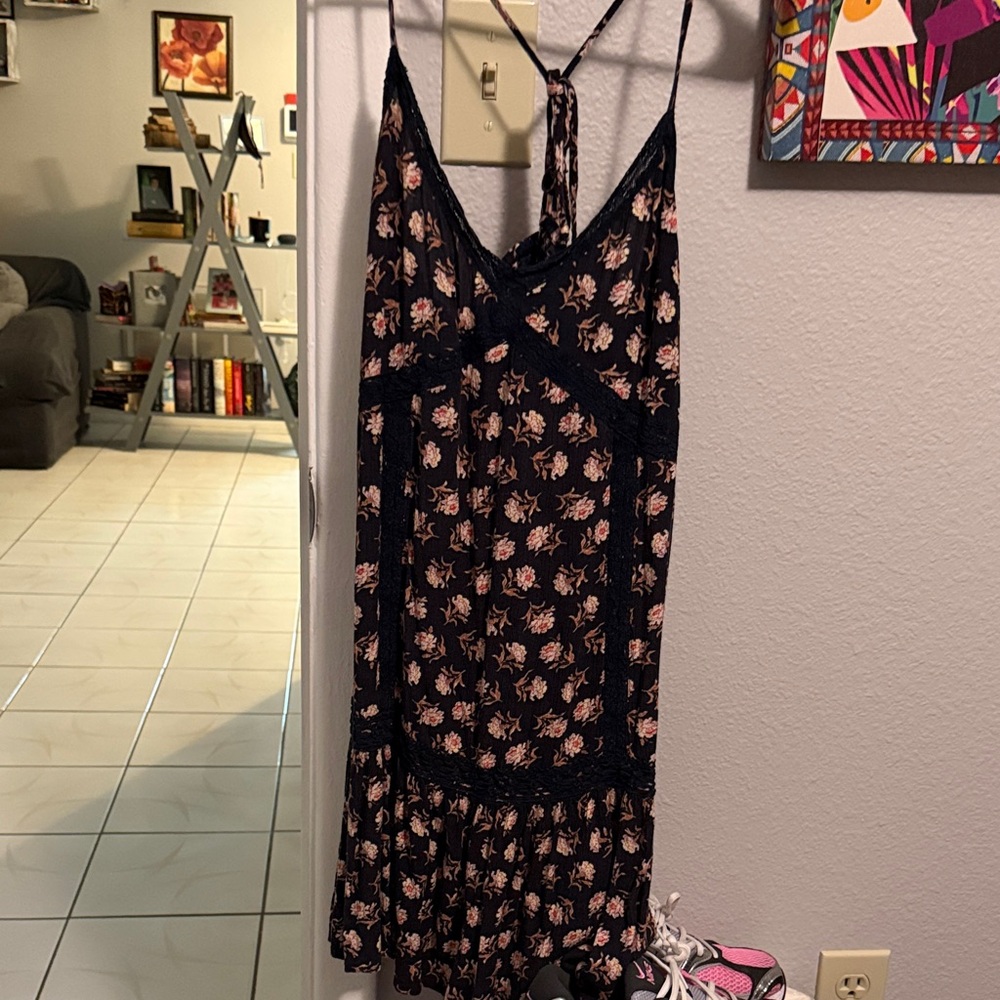 American Eagle Outfitters Dark Floral Top